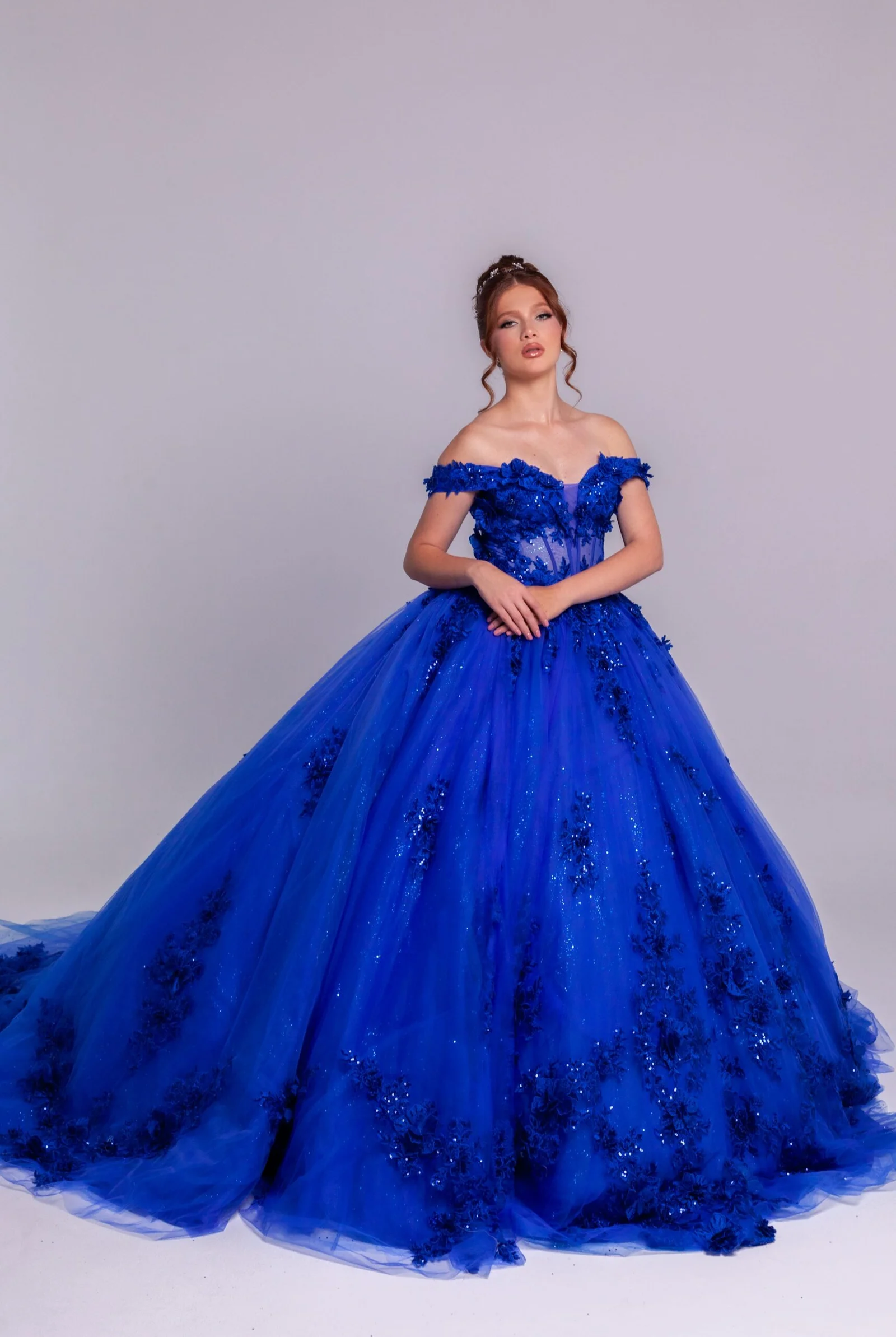 Vestido Crystal número 05 azul intenso para quinceañera