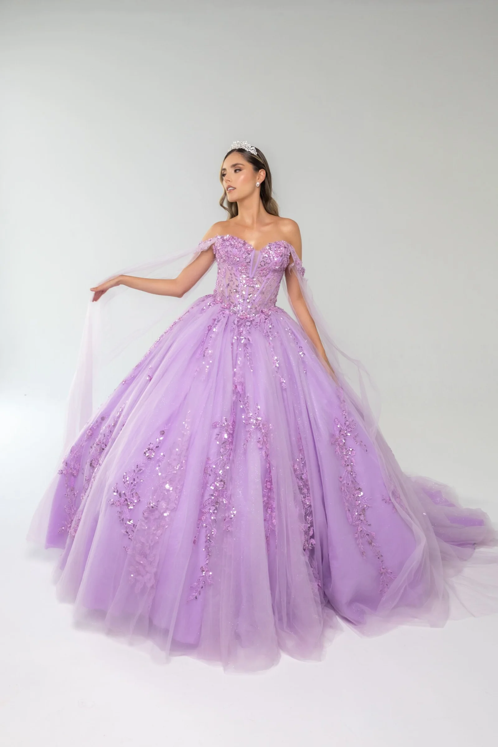 Vestido Aria número 02 en tono lila con brillo